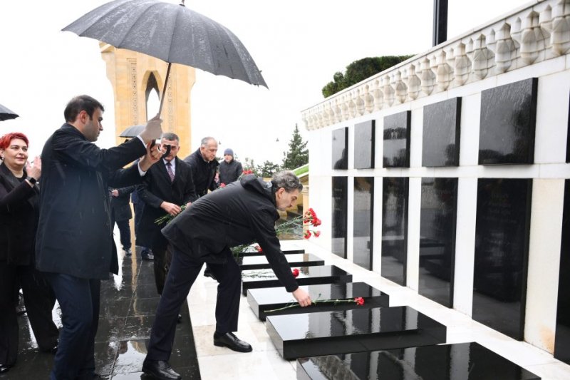 News about - Georgian president pays tribute to National Leader Heydar Aliyev and Azerbaijani martyrs