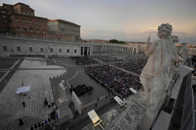 Vatican holds first public tribute after Pope Francis's death 