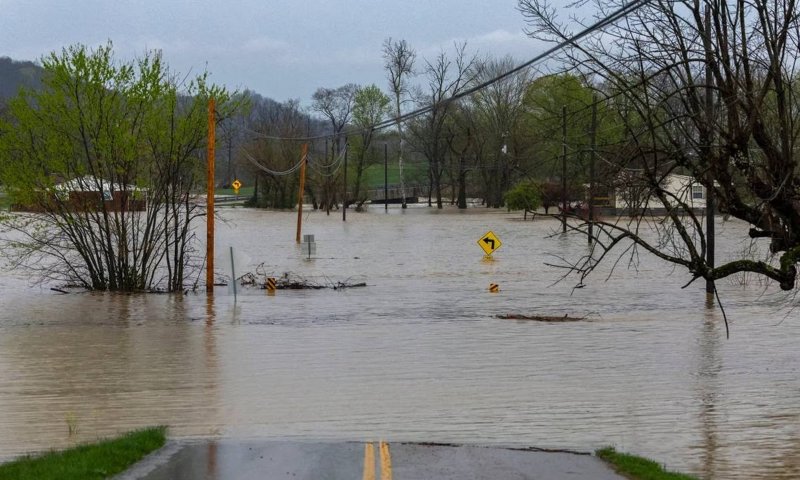At least 16 dead in flooding and tornadoes as storms slash US South and Midwest 