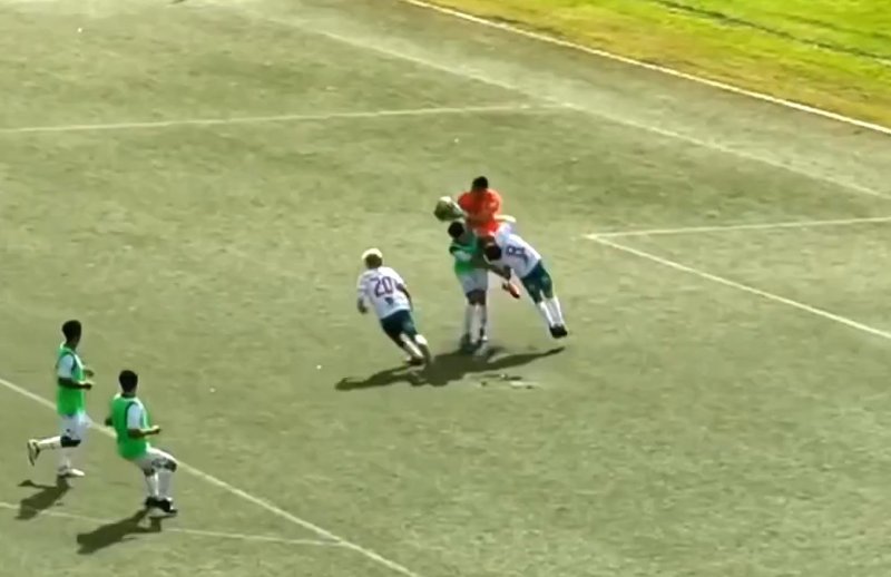 21-year-old Peruvian footballer dies after horror on-field collision with goalkeeper  VIDEO 
