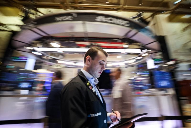 S&P 500 set for muted open as trade optimism wanes; earnings in focus 