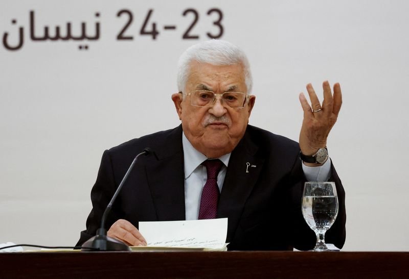 Palestinian leader Abbas names likely successor in bid to reassure world powers 