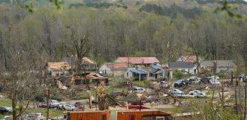 At least 7 dead as tornadoes tear through US South and Midwest