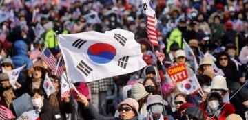 Yoon supporters rally against court ruling on his dismissal 