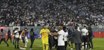 Two dead as fans, police clash ahead of Copa Libertadores match in Chile