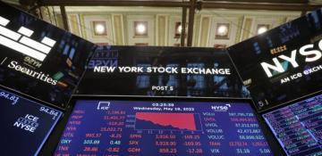US stock futures drop as China hits back with new tariffs