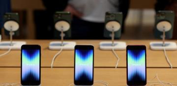 Trump administration exempts smartphones, computers from new tariffs