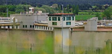 French prisons hit by fresh wave of attacks