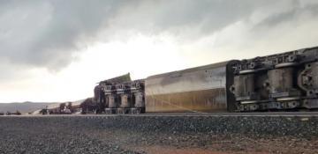 Coal train derails after tornado strikes US State of Nebraska  VIDEO 