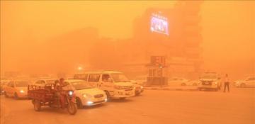 Iraq sandstorm closes airports, hospitalizes over 3,700 people