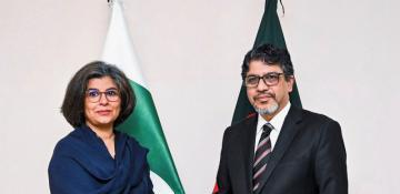 Pakistan and Bangladesh resume high-level talks after 15 years 