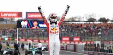 Max Verstappen overcomes McLaren pair to secure his fourth consecutive Japanese F1 GP victory
