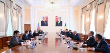 Azerbaijani PM holds talks with Romania’s acting Senate president 