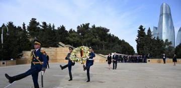 German President Steinmeier visits Alley of Martyrs in Baku