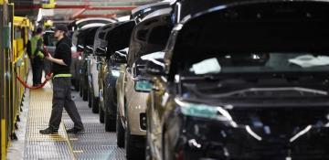 UK’s Jaguar Land Rover to pause shipments to US over tariffs 