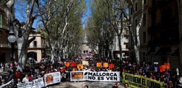 Britons could see airport protests as anti-tourism groups escalate actions 