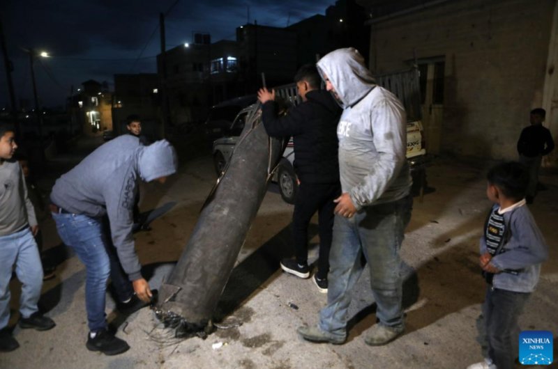 Missile launch from Yemen triggers sirens across central Israel 