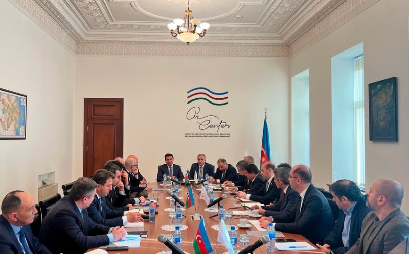 Azerbaijani presidential aide discusses Baku-Yerevan normalization with heads of think tanks