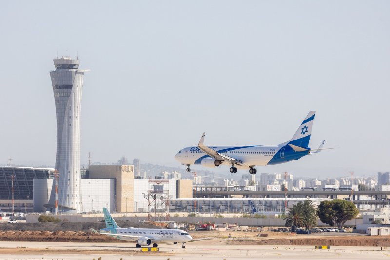 Major airlines cancel flights to Tel Aviv after Houthi missile strike near airport