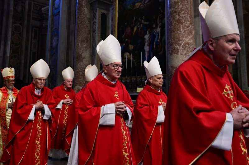 Cardinals gather in Vatican to elect new pope 