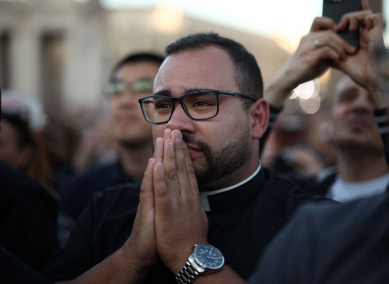 Social media floods with American pride over new Chicago-born pope 