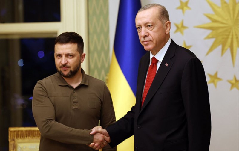 Zelensky to meet Erdogan as he awaits Putin 
