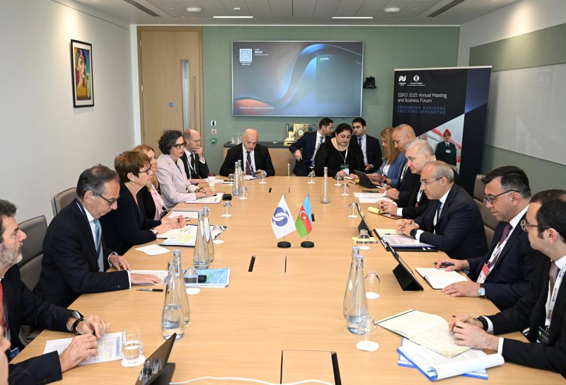 Azerbaijan, EBRD mull implementation of green energy, infrastructure projects