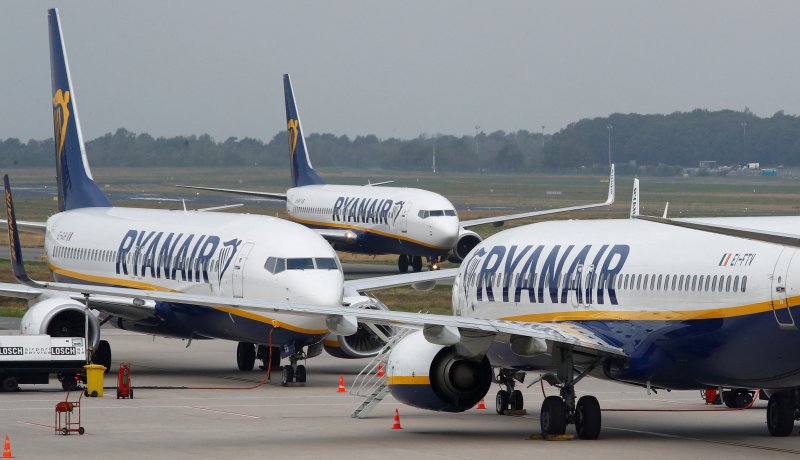 Ryanair reports drop in annual profit amid ticket price cuts