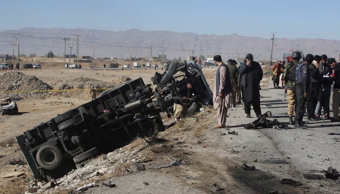 At least 5 dead, dozens injured as blast hits school bus in Pakistan -  VIDEO/UPDATED 