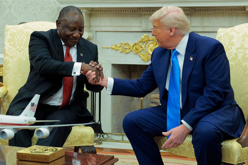 Trump, South African president in tense Oval Office exchange 