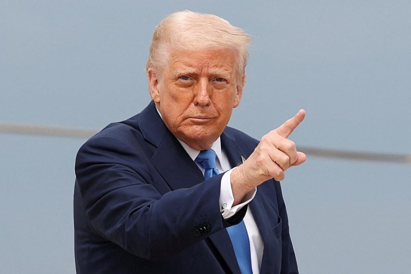 Trump threatens 25% tariff on Apple if iPhones are not made in US