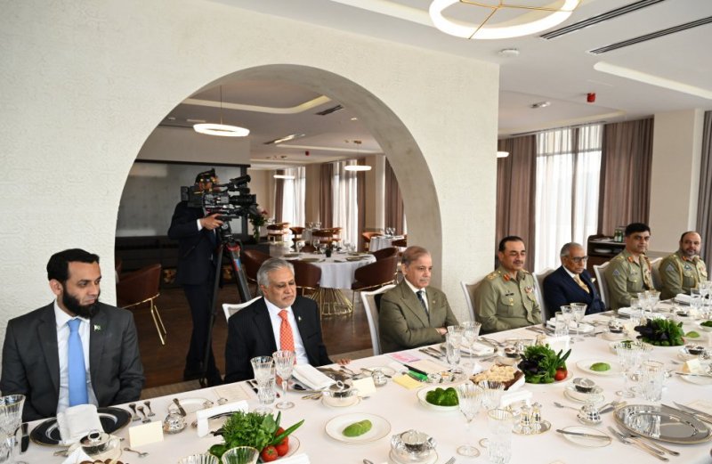 News about - President Aliyev holds expanded meeting with Pakistan’s Prime Minister 