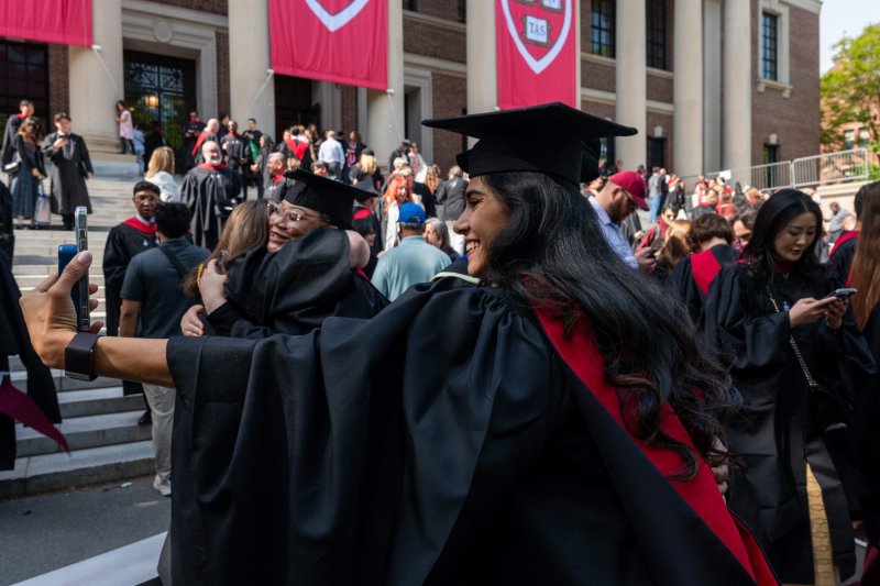 US halts student visa processing in new move against foreign applicants 