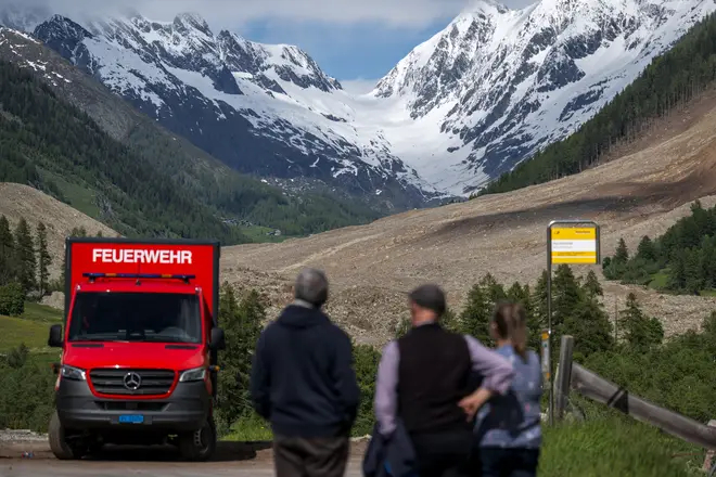 64-year-old man missing after glacier collapse in Swiss Alps 