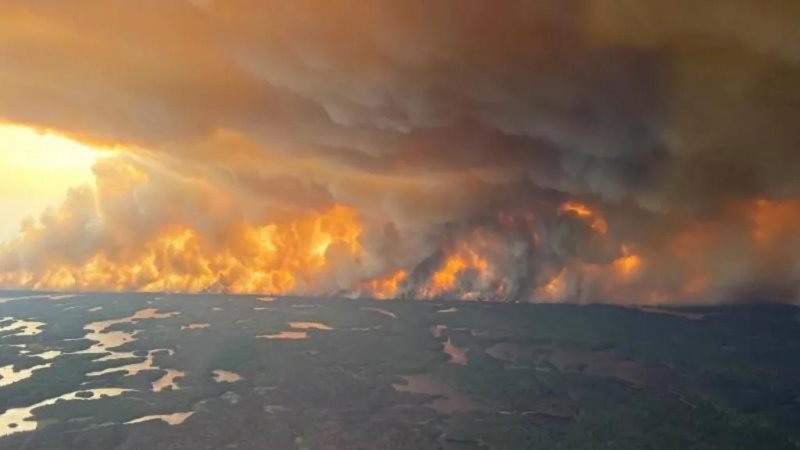 Western Canada wildfires intensify, trigger state of emergency in Saskatchewan -  VIDEO 