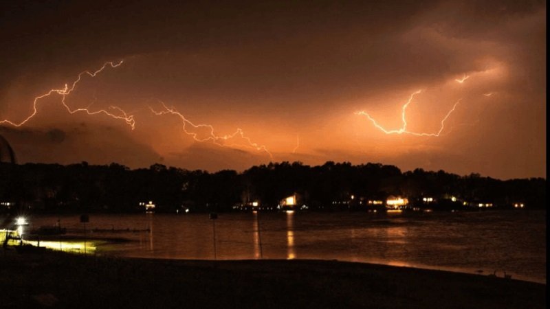 Severe storms sweep through US state of Michigan, bringing tornado threats