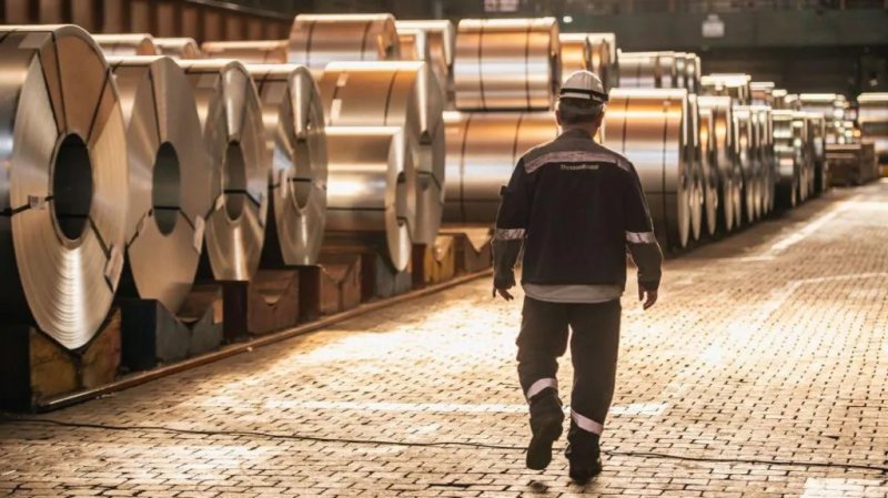 EU 'strongly' regrets US plan to double steel tariffs 