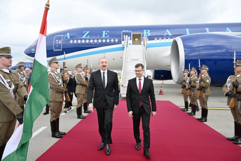 President Ilham Aliyev arrives in Hungary for working visit -  PHOTO 