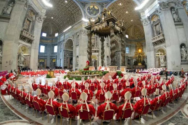 Cardinals unite in Mass ahead of papal conclave