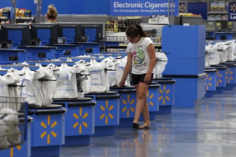 Walmart earnings top estimates as CFO flags upcoming tariff-driven price hikes 
