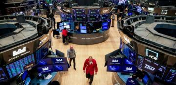 U.S. stocks edge higher; Fed rate decision looms 