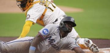 MLB: Ronny Simon’s defensive mistakes key in Marlins’ 8-6 loss to Padres