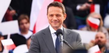 Ukraine monitors Poland's divisive presidential run-off