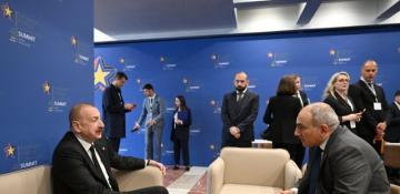 Azerbaijani president meets with Armenian premier in Tirana -  VIDEO 