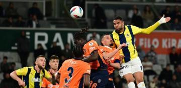 Fenerbahce clinches 4-1 victory over Basaksehir, keeps title hopes alive 