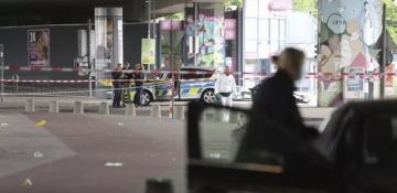 German police hunt suspect after bar attack injures several