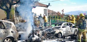 Small aircraft En Route to Montgomery field crashes in Murphy Canyon neighborhood  -VIDEO 