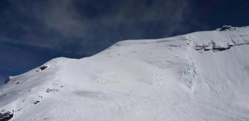 Five skiers were found dead on a Swiss glacier, while another lost their life in a separate avalanche incident