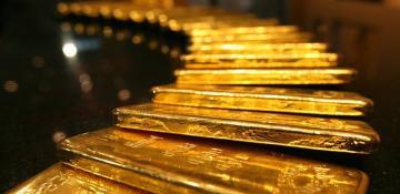 Gold prices extend rally as tariff jitters revive haven demand;  Fed meeting looms 
