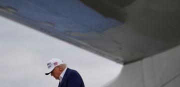 Asia stocks mixed amid Trump tariff uncertainty; Japan extends gains 